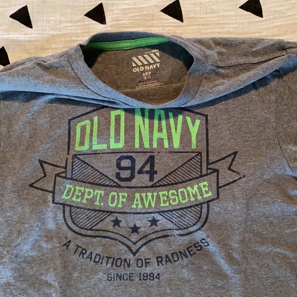 🌸 4/$25 Old Navy logo graphic tee shirt - Picture 2 of 2